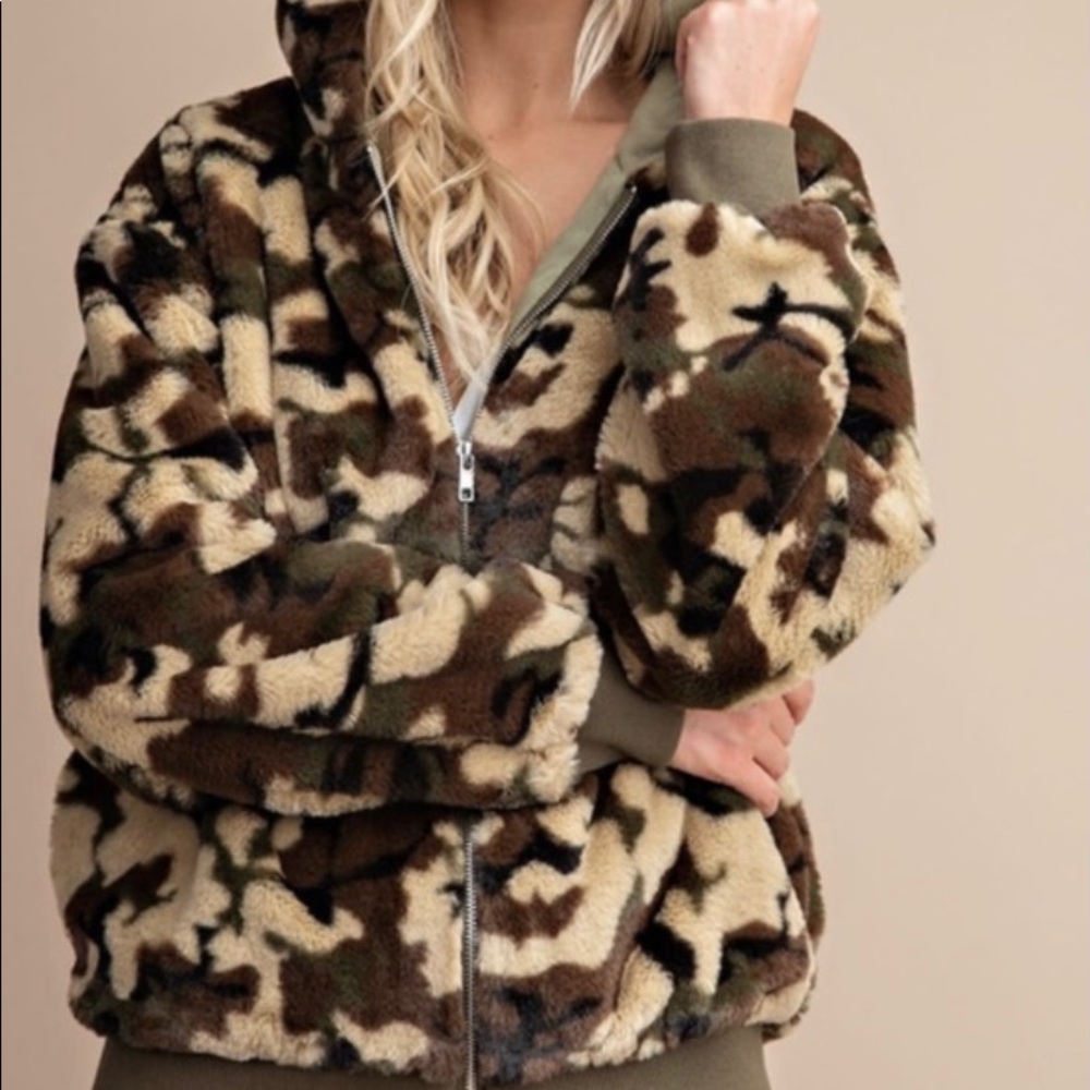 Camo Zip up Jacket